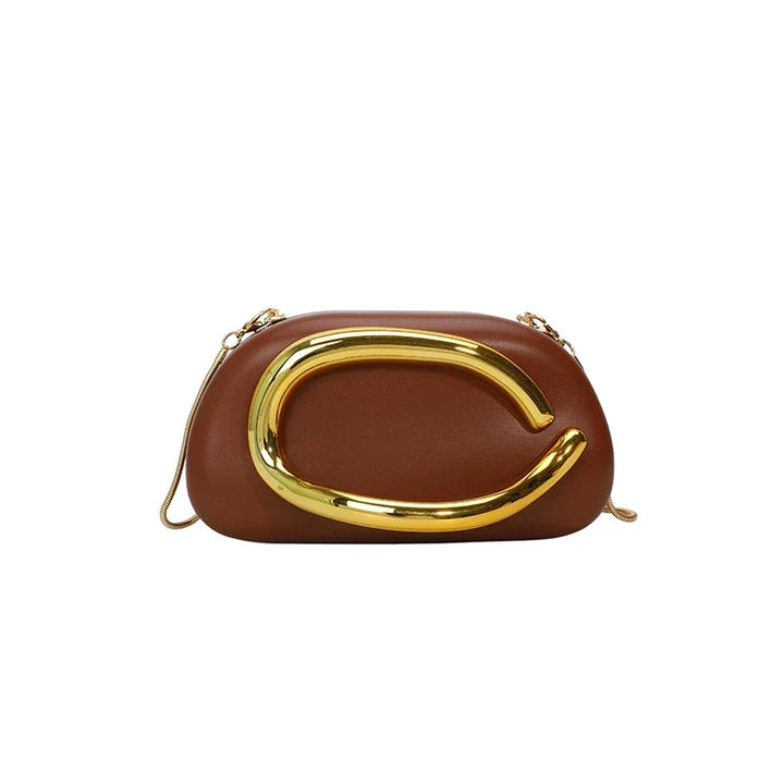 Sac pochette chic pour femme, parfait accessoire de mode pour soirée.