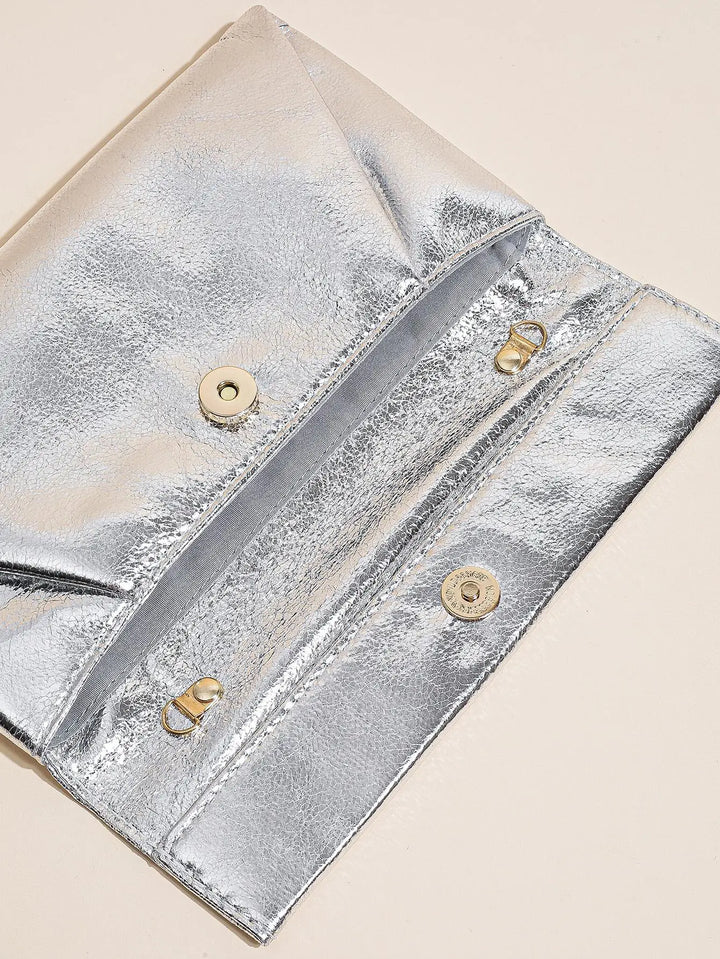 Pochette de soirée femme avec bandoulière amovible, design scintillant. Accessoire élégant pour vos soirées.