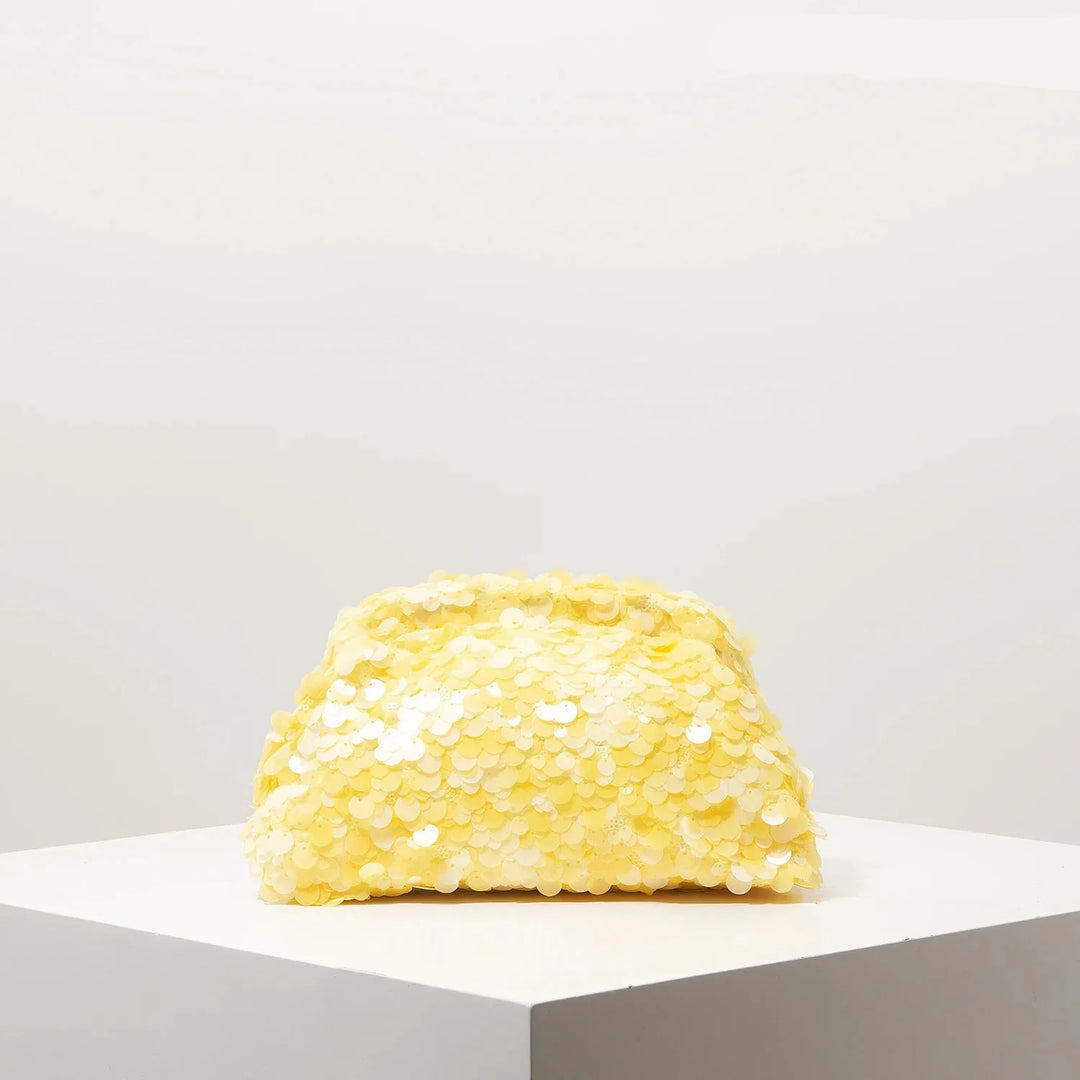 Sublime pochette de soirée femme à sequins, élégante et glamour pour un mariage ou une cérémonie chic.