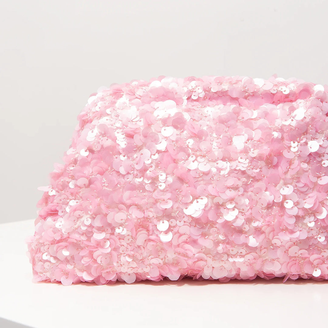 Sac pochette de soirée femme à sequins, l'accessoire chic indispensable pour vos événements glamour.
