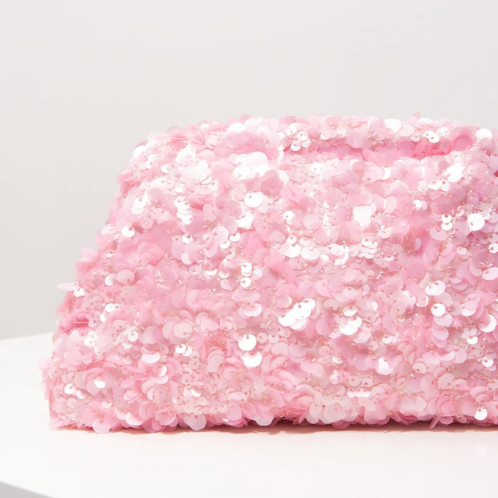 Sac pochette de soirée femme à sequins, l'accessoire chic indispensable pour vos événements glamour.