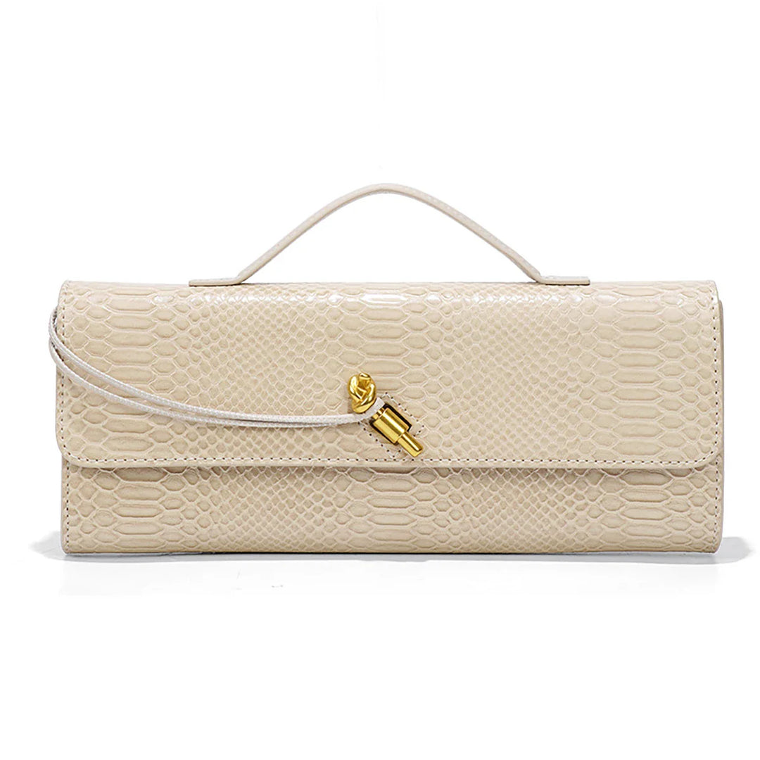 Chic pochette femme effet croco en similicuir, accessoire de mode élégant et intemporel.