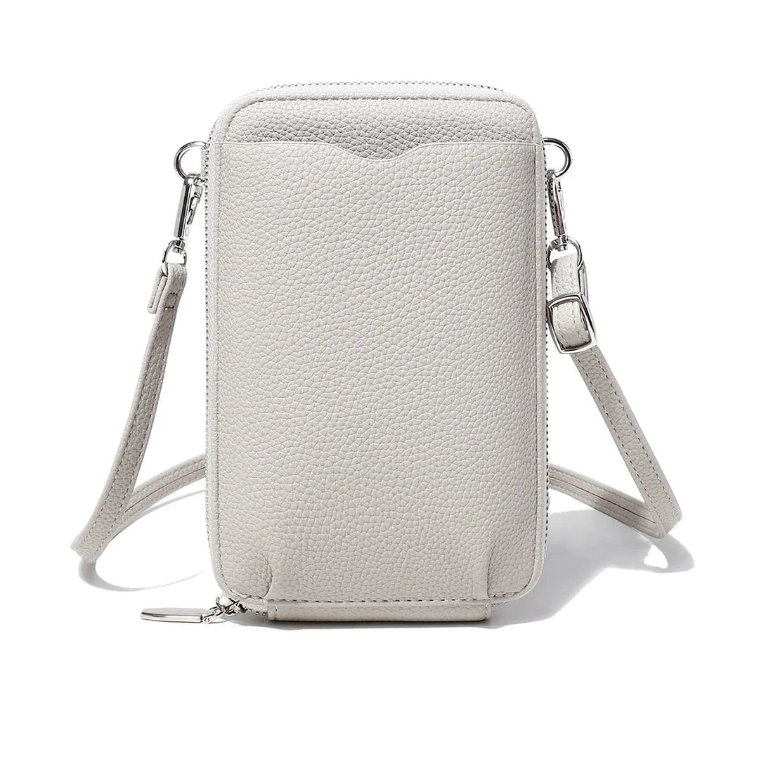 Vue détaillée de la pochette portefeuille femme, son design pratique et son élégance chic.