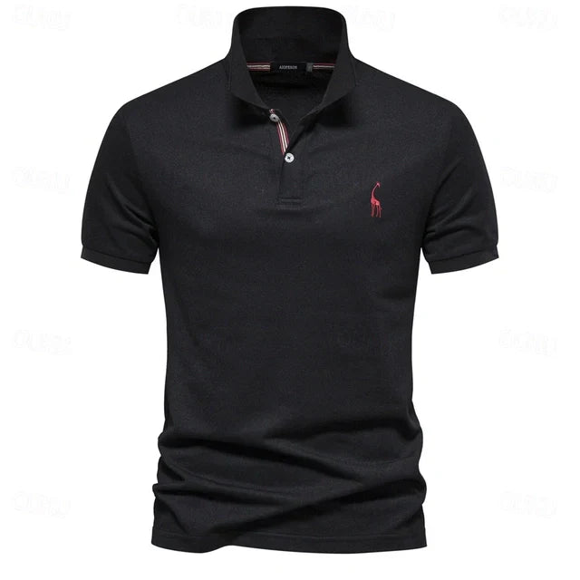 "Polo d'été léger pour homme, vue de face, tissu respirant et coupe moderne chic, idéal pour sorties estivales."