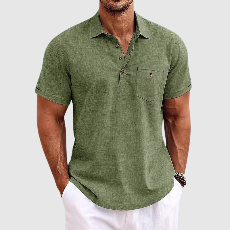 "Polo en lin pour homme, léger, élégant, texture douce, idéal pour l'été et occasions décontractées, image produit."