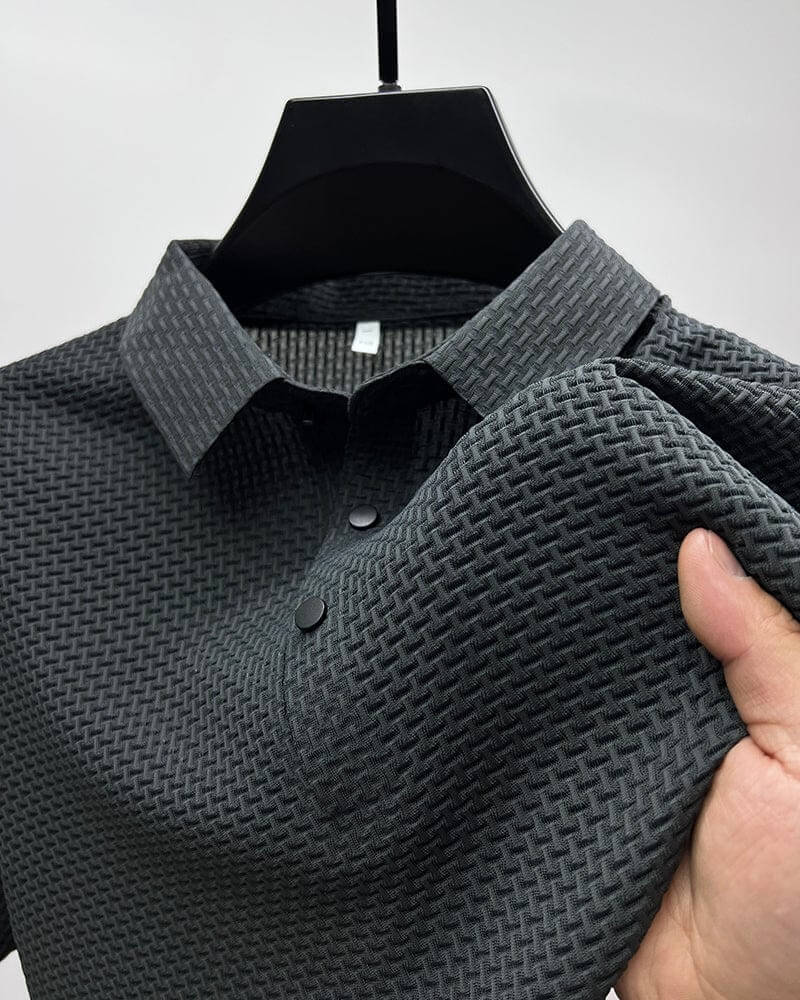Polo en soie pour hommes, coupe ajustée, couleur élégante, respirant, parfait pour style moderne et confort optimal.