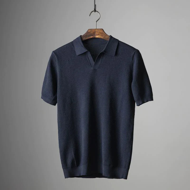 Polo été homme en coton péruvien.  Modèle respirant, coupe élégante et classique.