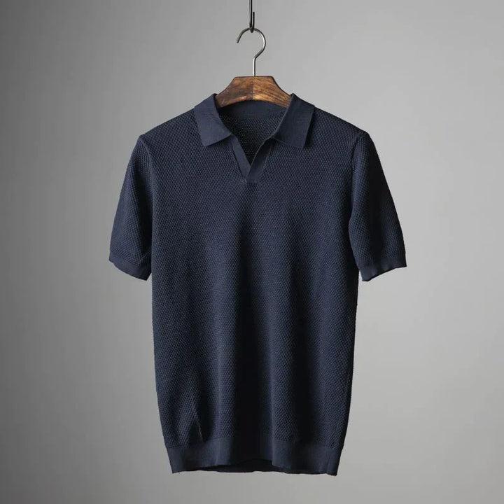 Polo été homme en coton péruvien.  Modèle respirant, coupe élégante et classique.