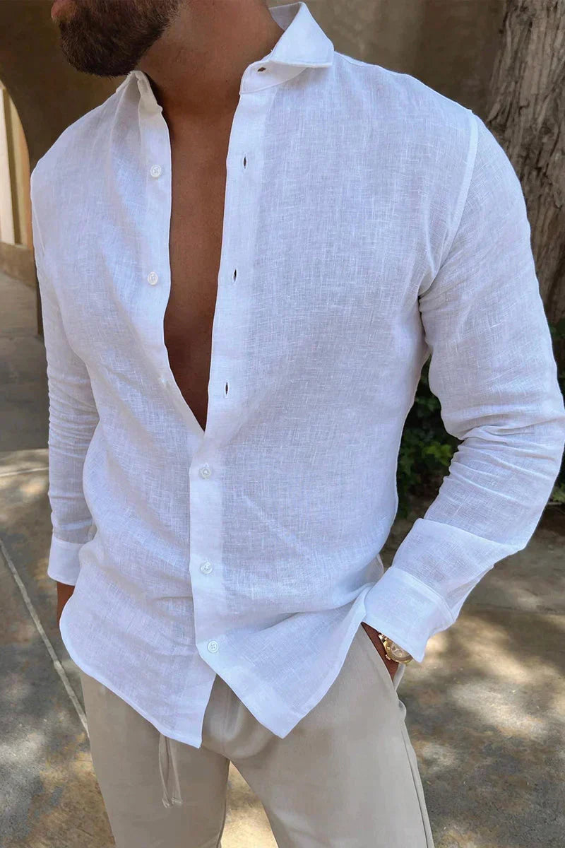 Polo homme blanc décontracté à manches longues pour un confort quotidien. Idéal pour loisirs, plage et mode masculine.