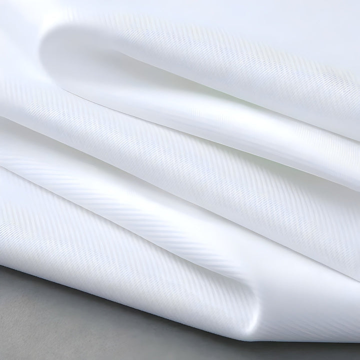 Polo homme anti-plis, tissu respirant et confortable. Chemise élégante à manches courtes pour look décontracté chic.