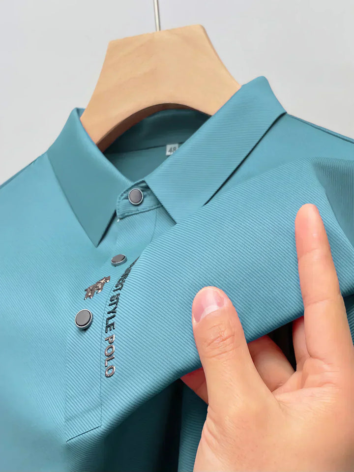 Polo homme manches courtes infroissable, coupe élégante pour un look polyvalent. Confort respirant assuré.