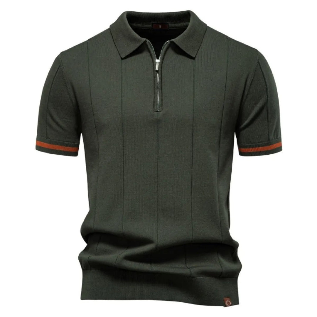 Polo homme élégant à manches courtes, col zippé. Idéal pour un look casual confortable et moderne en été.