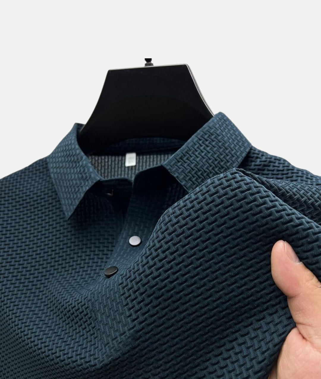 Polo homme rayé, style moderne et confortable.  Coupe impeccable, tissu respirant.  Parfait pour un look élégant.