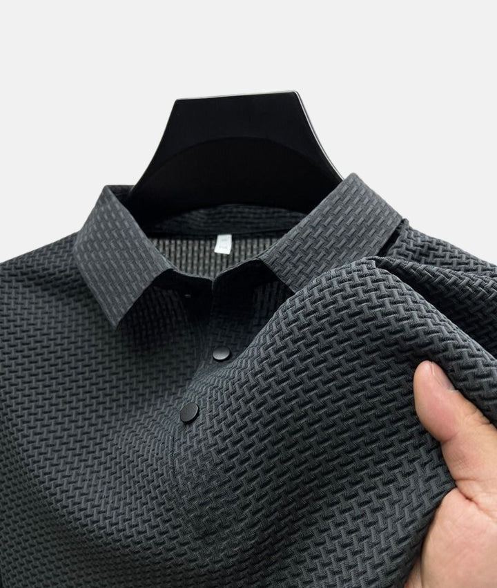Polo homme rayé, style moderne et confortable.  Coupe impeccable, tissu respirant.  Parfait pour un look élégant.