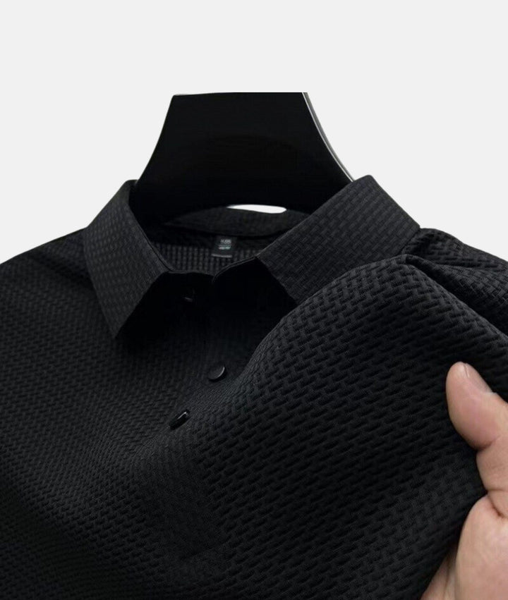 Polo homme rayé, style moderne et confortable.  Coupe impeccable, tissu respirant.  Parfait pour un look élégant.