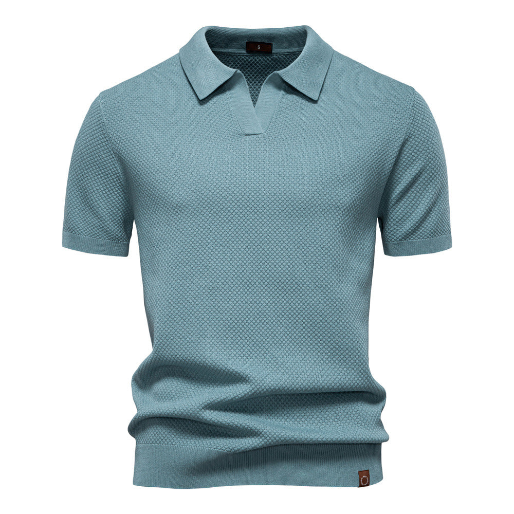 Polo homme confortable à manches courtes, texture raffinée, parfait pour l'été et la mode masculine.