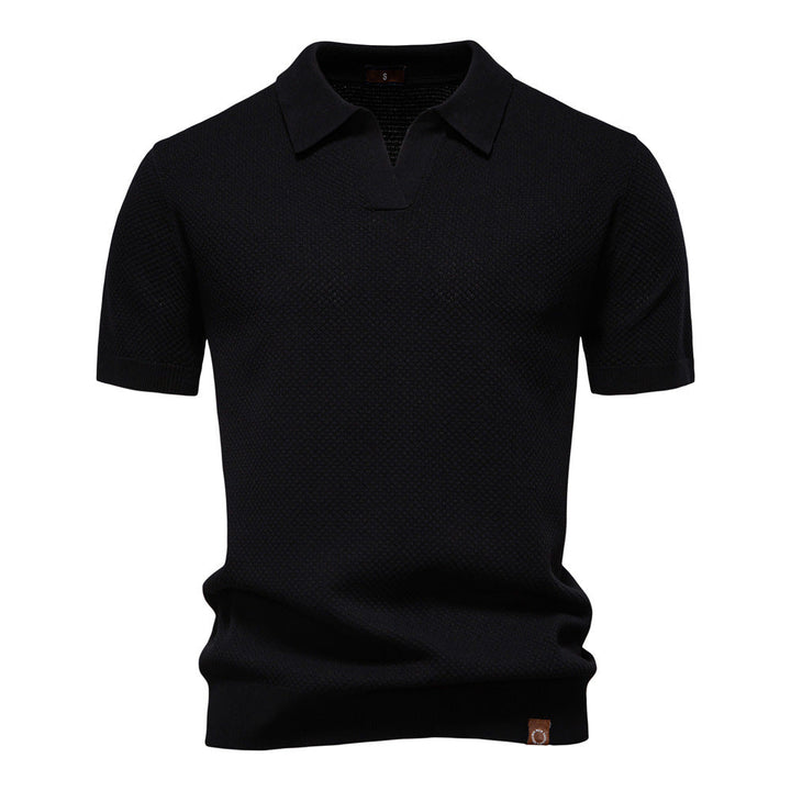 Polo à manches courtes pour homme, coupe moderne et respirant, idéal pour les tenues casual d'été.