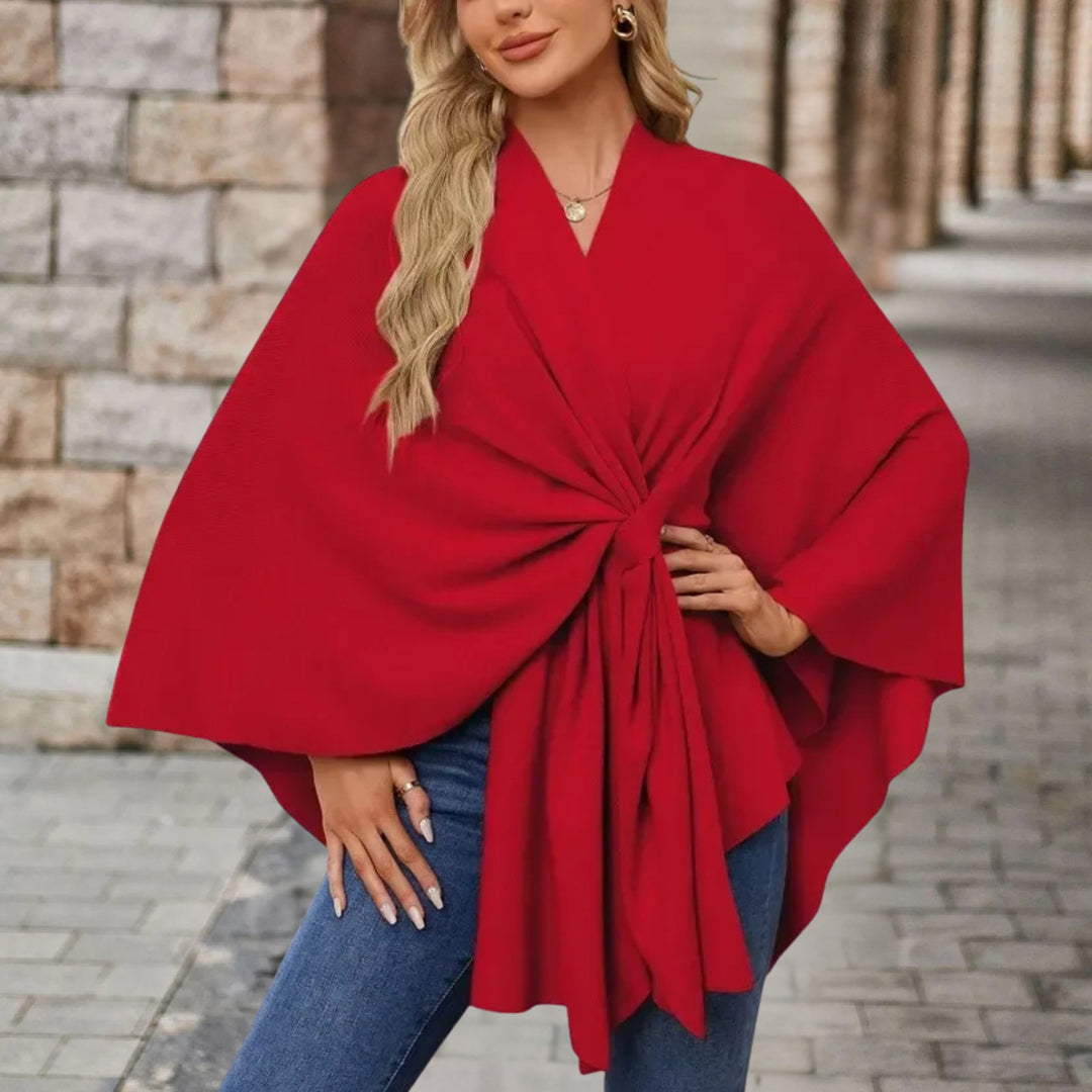 Poncho femme ultra-confortable et élégant, idéal comme accessoire tendance pour une soirée fraîche.