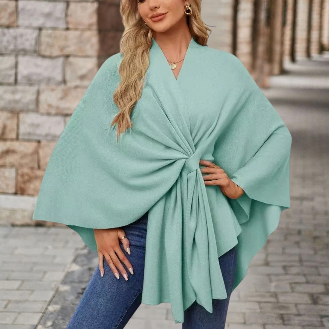 Vêtement femme élégant : poncho confortable et stylé, parfait pour superposer en hiver.