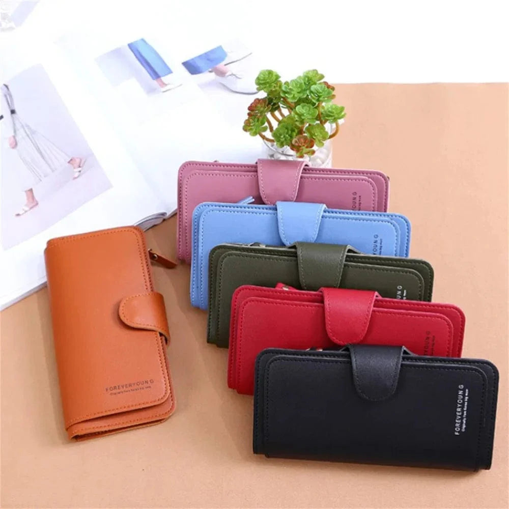 Porte-cartes femme couleur rose poudré, en cuir PU, design compact et raffiné.