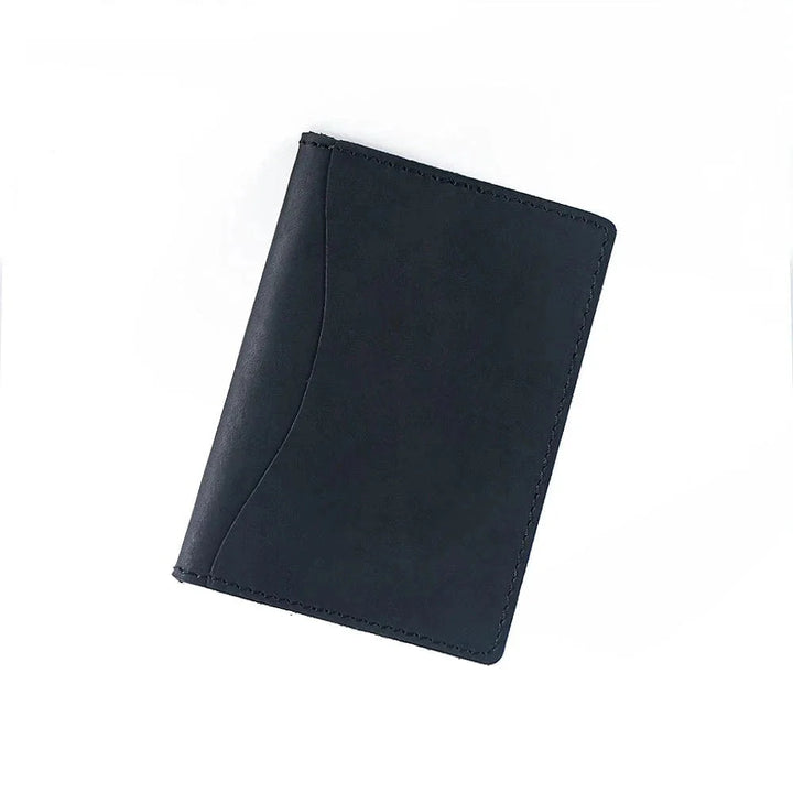 Élégant porte-cartes en cuir vieilli pour femme, compact, parfait pour le quotidien.