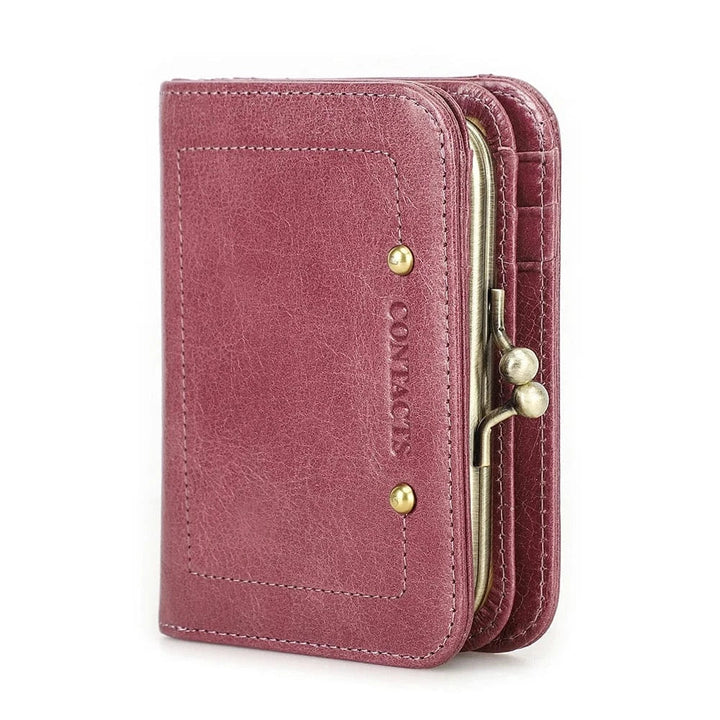 Vue intérieure d'un porte-cartes en cuir, montrant les compartiments pour cartes, fonctionnel et bien organisé.