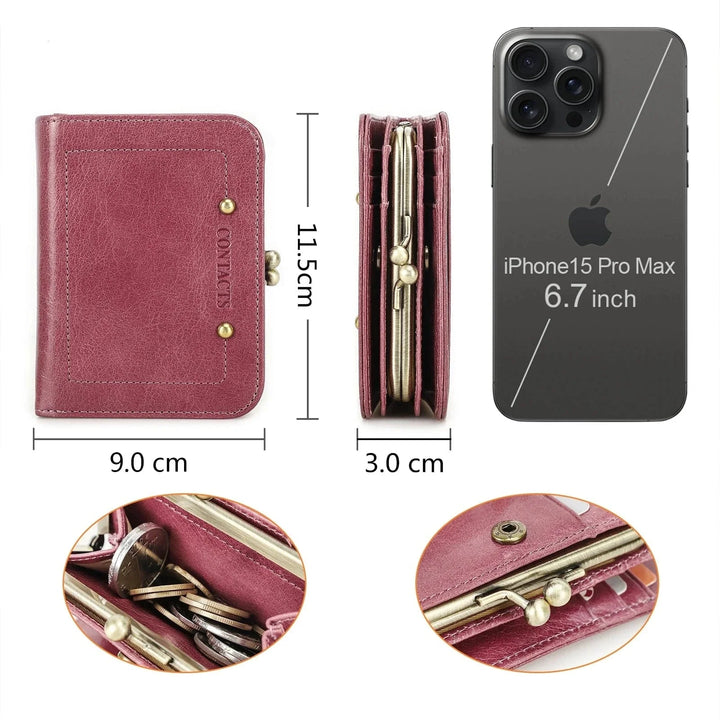 Vue de côté d'un porte-cartes en cuir véritable pour femme, montrant sa finesse et compacité.