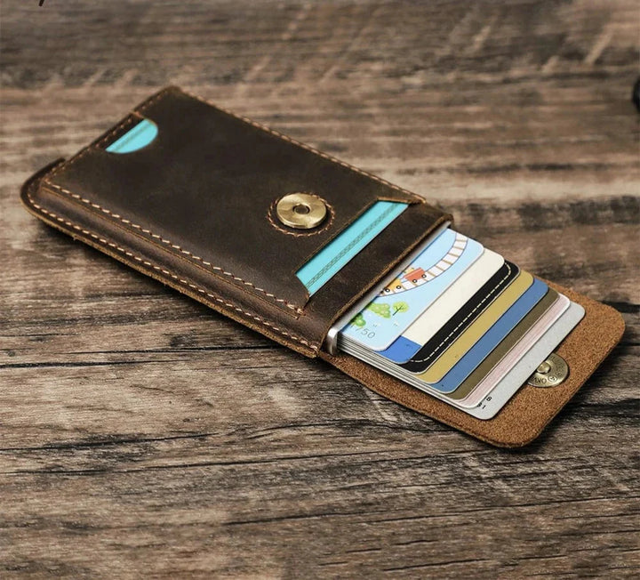 Porte-cartes rigide en cuir véritable marron café pour homme, protection RFID, élégant et compact.