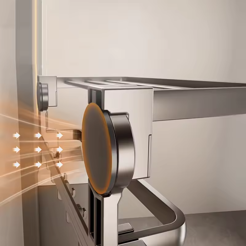 "Porte-serviettes ventouse compact blanc sur mur, design pliable et installation facile sans perçage, idéal salle de bain."