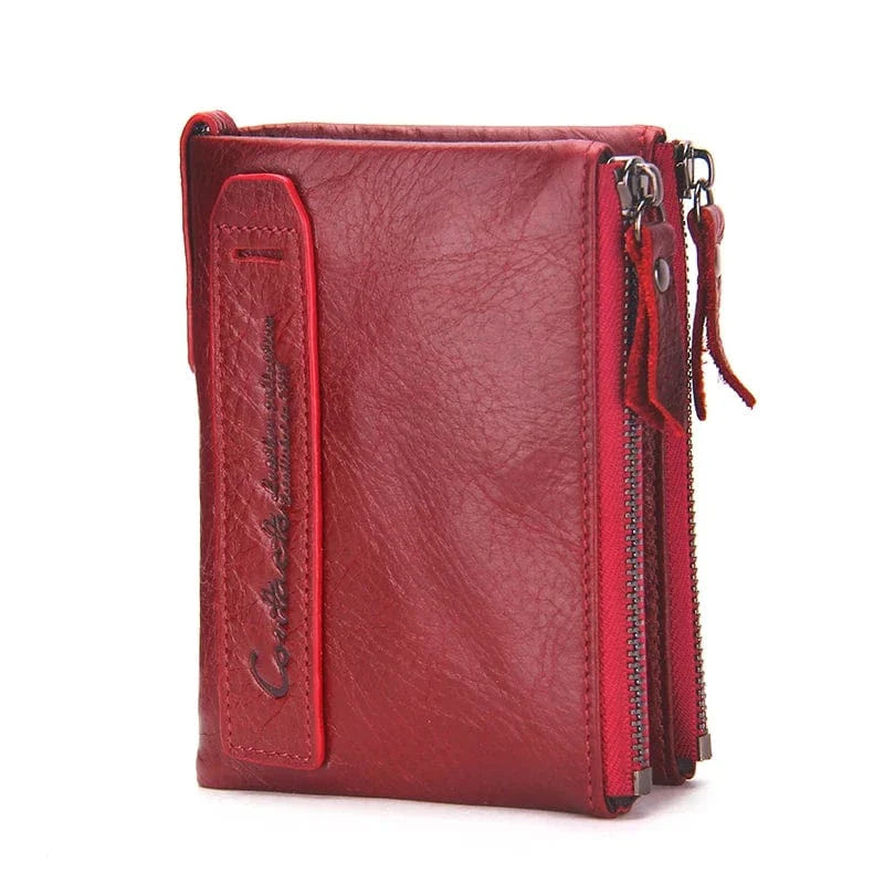 Portefeuille femme en cuir verni noir, brillant et compact, parfait pour une soirée
