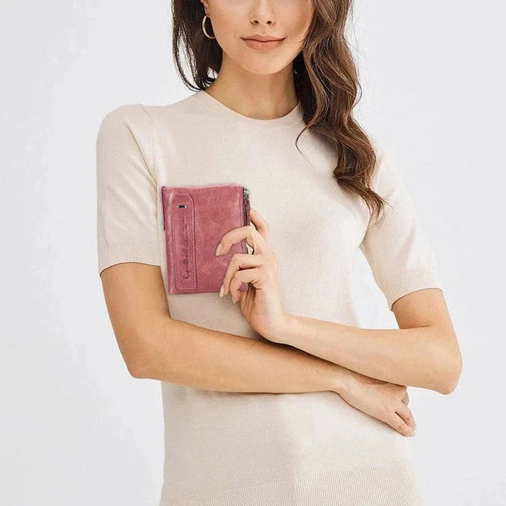 Portefeuille court en cuir véritable beige clair, accessoire femme, minimaliste et fonctionnel
