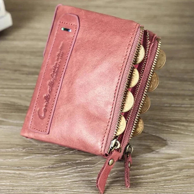 Portefeuille femme en cuir souple vert forêt, format idéal pour les petites sacoches
