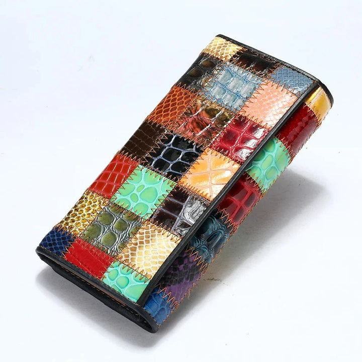 Portefeuille femme tendance en cuir multicolore, un accessoire vibrant et pratique pour toutes les occasions