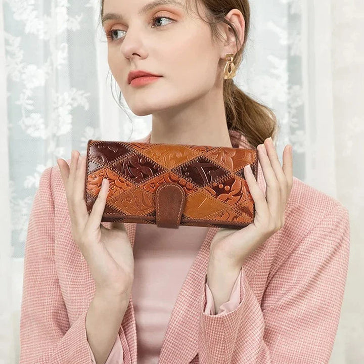 Portefeuille compagnon pour femme en cuir marron, accessoire élégant et pratique pour vos essentiels