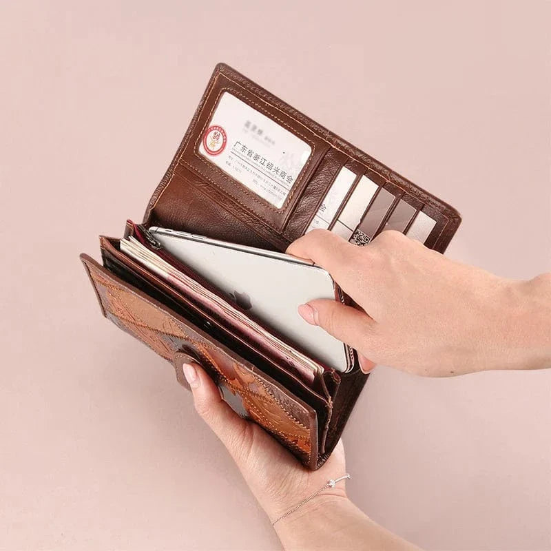 Compagnon quotidien: portefeuille en cuir marron pour femme, alliant mode et praticité