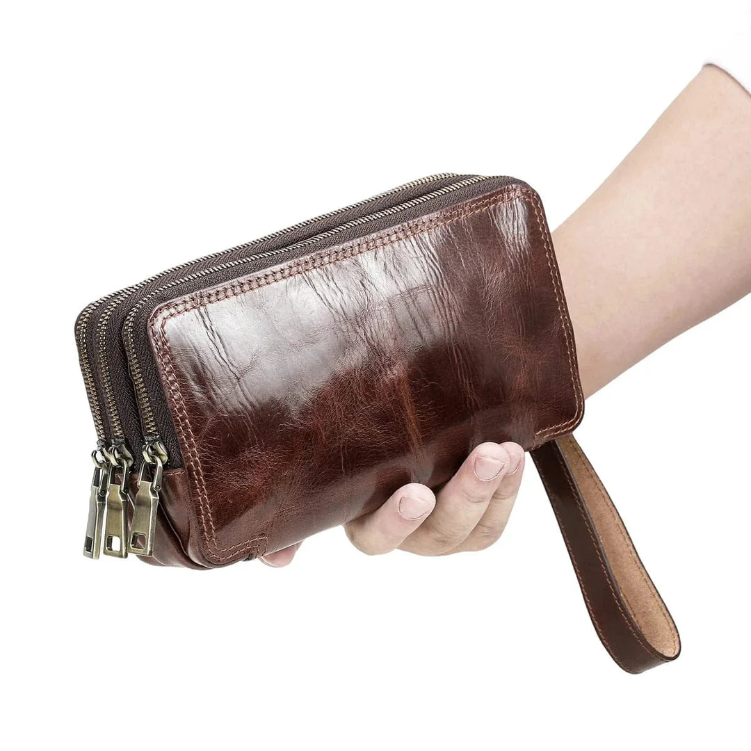 Rangez vos essentiels avec ce portefeuille homme cuir marron, 3 volets, fonctionnel et stylé