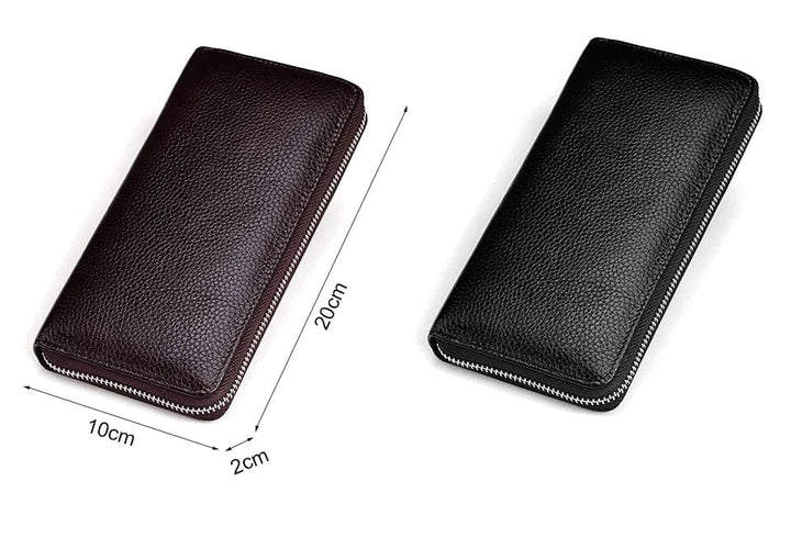 Portefeuille RFID en cuir marron ouvert, montrant l'agencement intérieur pour une organisation optimale des cartes.