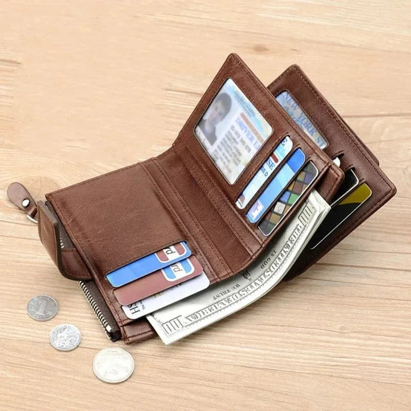 Portefeuille homme en cuir café, design classique avec protection RFID intégrée.