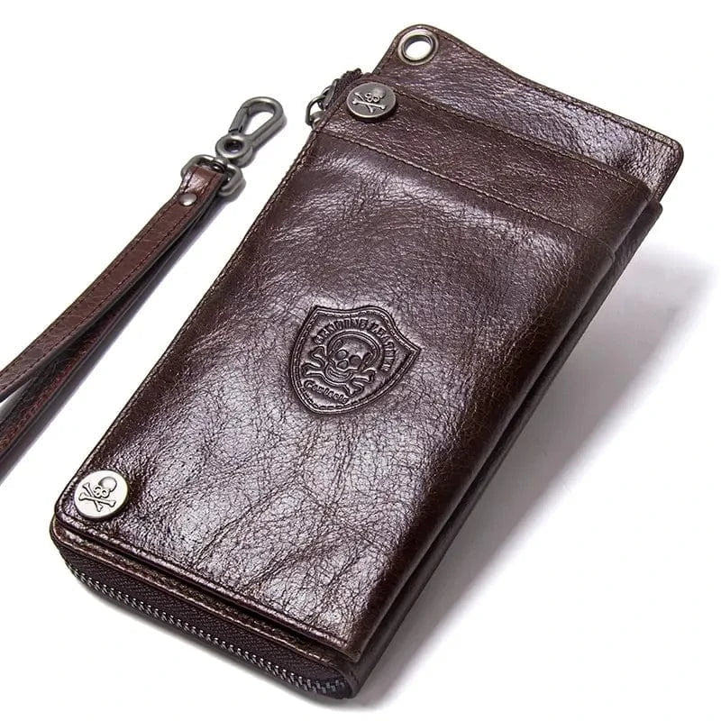 Vue ouverte d'un portefeuille homme long en cuir véritable, montrant les multiples fentes pour cartes.