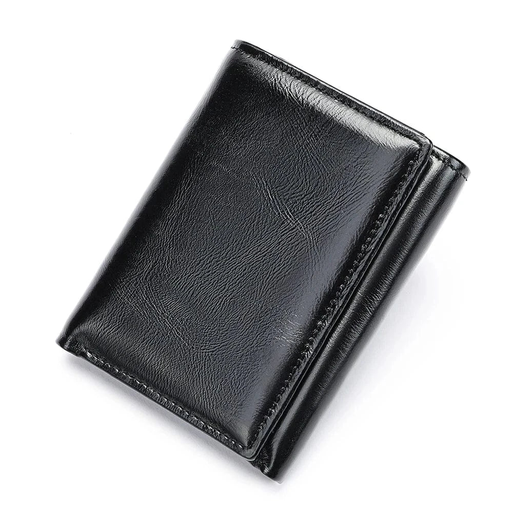 Portefeuille homme compact en cuir noir, fermé, logo discret, accessoire homme élégant.