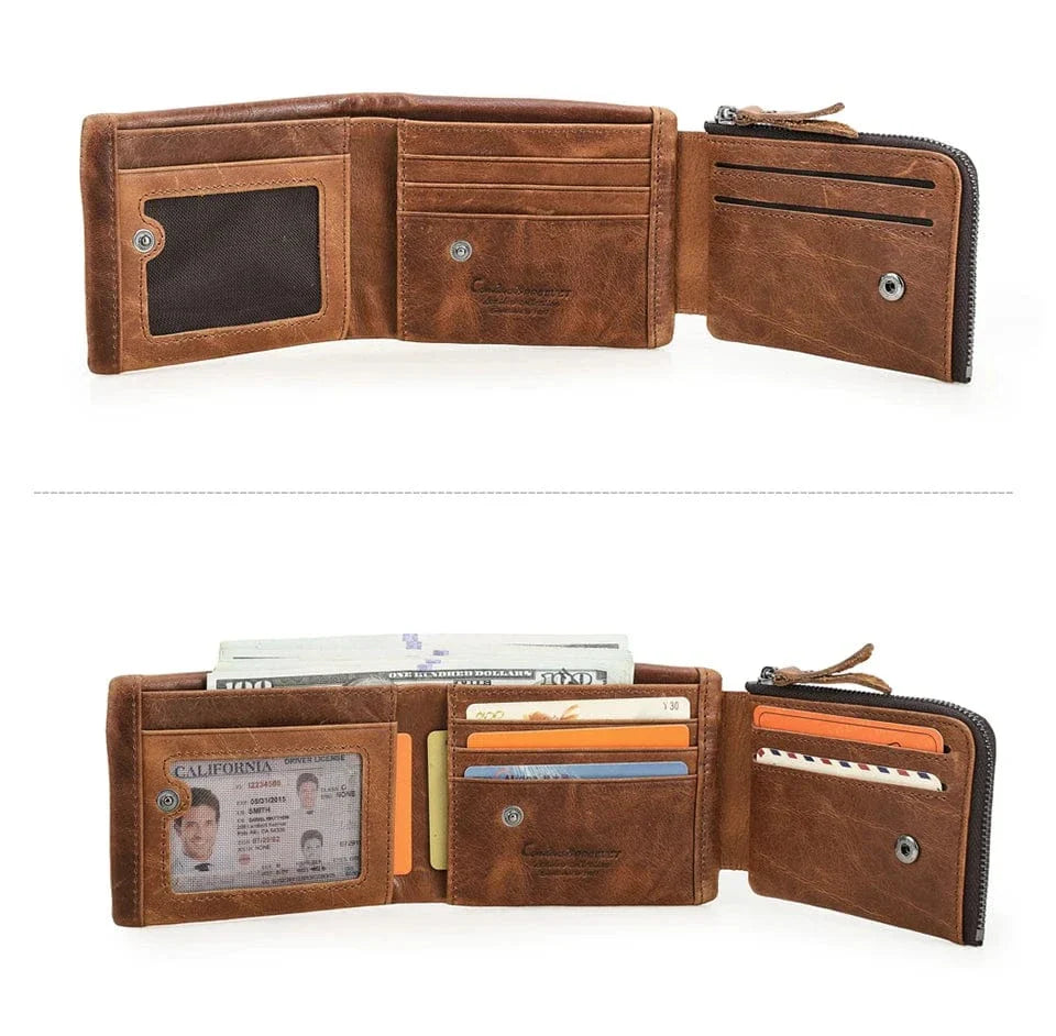 Gros plan sur le logo discret embossé sur un portefeuille homme trifold en cuir véritable