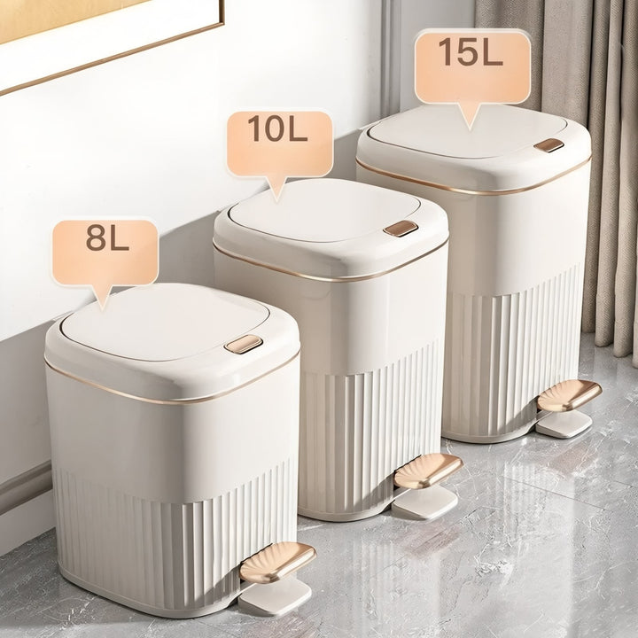 "Poubelle à pédale moderne, couleur beige, design élégant, fermeture douce pour hygiène optimale à la maison."