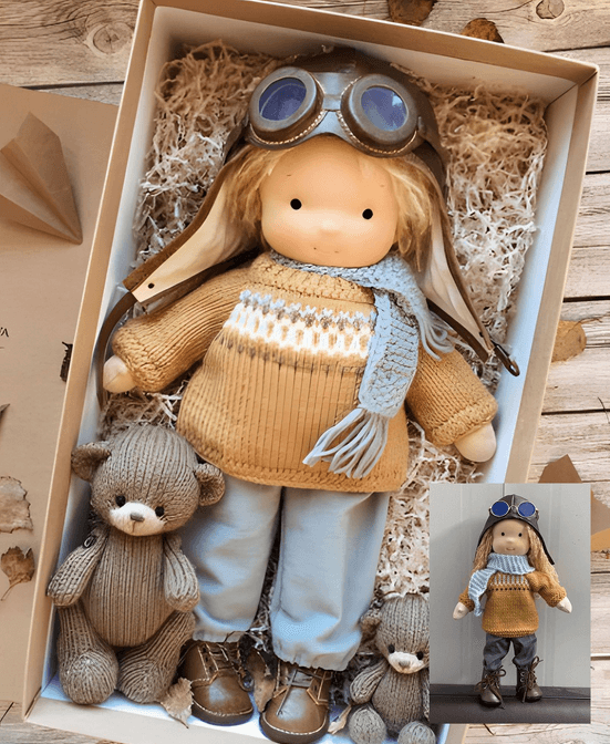 Poupée Waldorf faite main pour enfant, douce et naturelle. Jouet artisanal durable, idéal pour le réconfort.