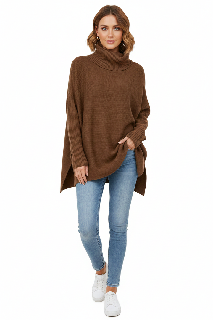 Pull col roulé oversize femme en maille douce couleur sable. Chaleur, confort et élégance pour l'automne.