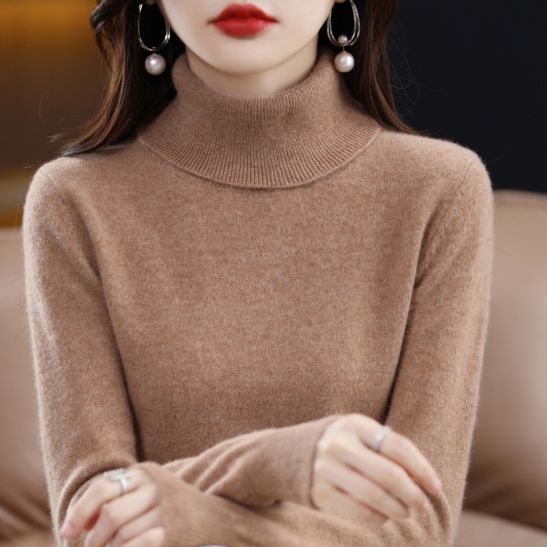 Pull col roulé femme polyvalent et chic, un haut essentiel pour créer des looks hivernaux élégants.