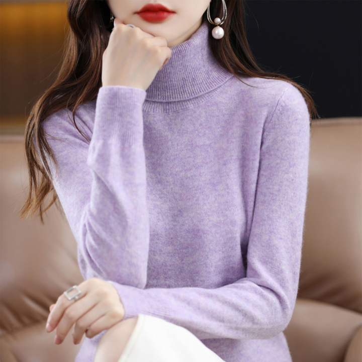 Pull col roulé femme élégant, facile à associer, parfait pour un look hivernal chic et moderne.