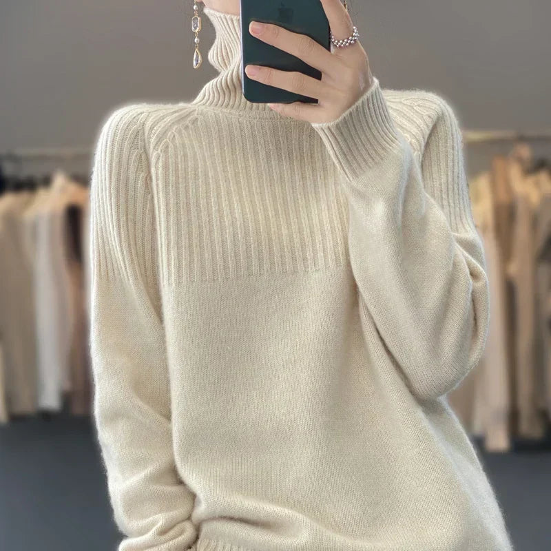 Pull col roulé femme tricoté doux, parfait pour un style hivernal élégant et confortable.