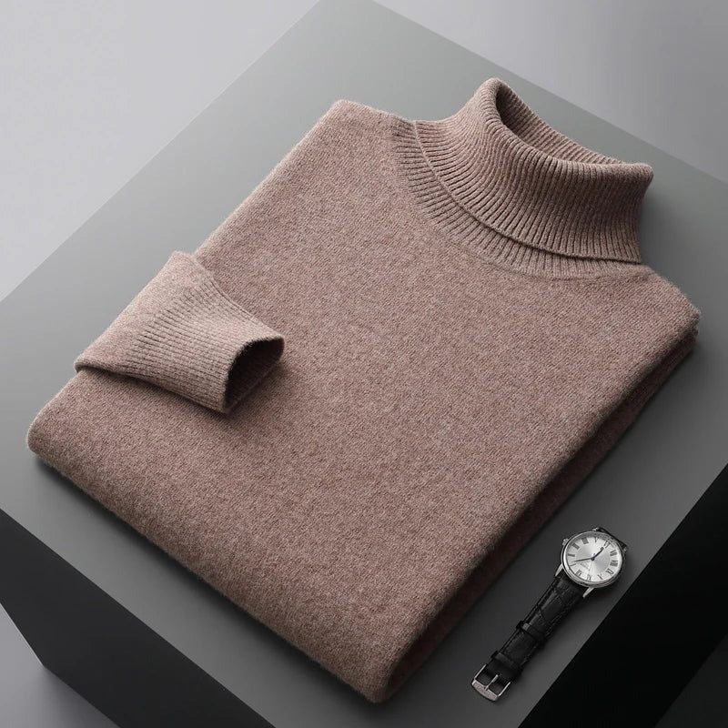 "Pull col roulé homme élégant en laine mérinos, couleur unie, coupe ajustée, parfait pour un style raffiné et confortable."
