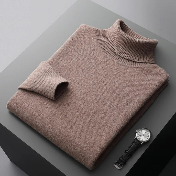 "Pull col roulé homme élégant en laine mérinos, couleur unie, coupe ajustée, parfait pour un style raffiné et confortable."