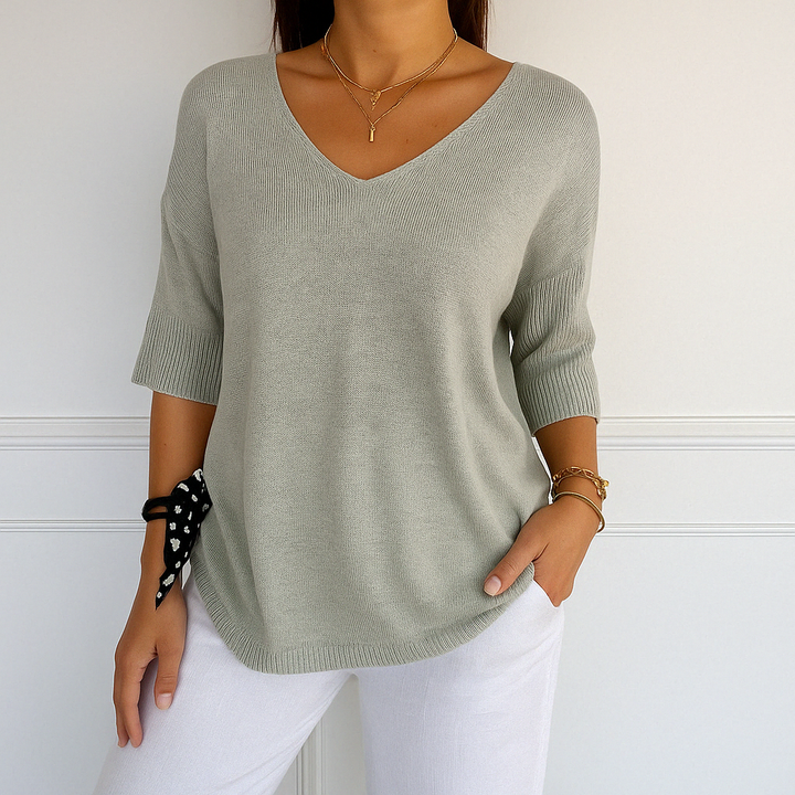 Haut femme doux Col V Coraline, confortable et élégant, vêtement idéal pour automne et hiver.
